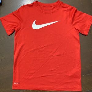 Boys L Nike dri-fit Tee